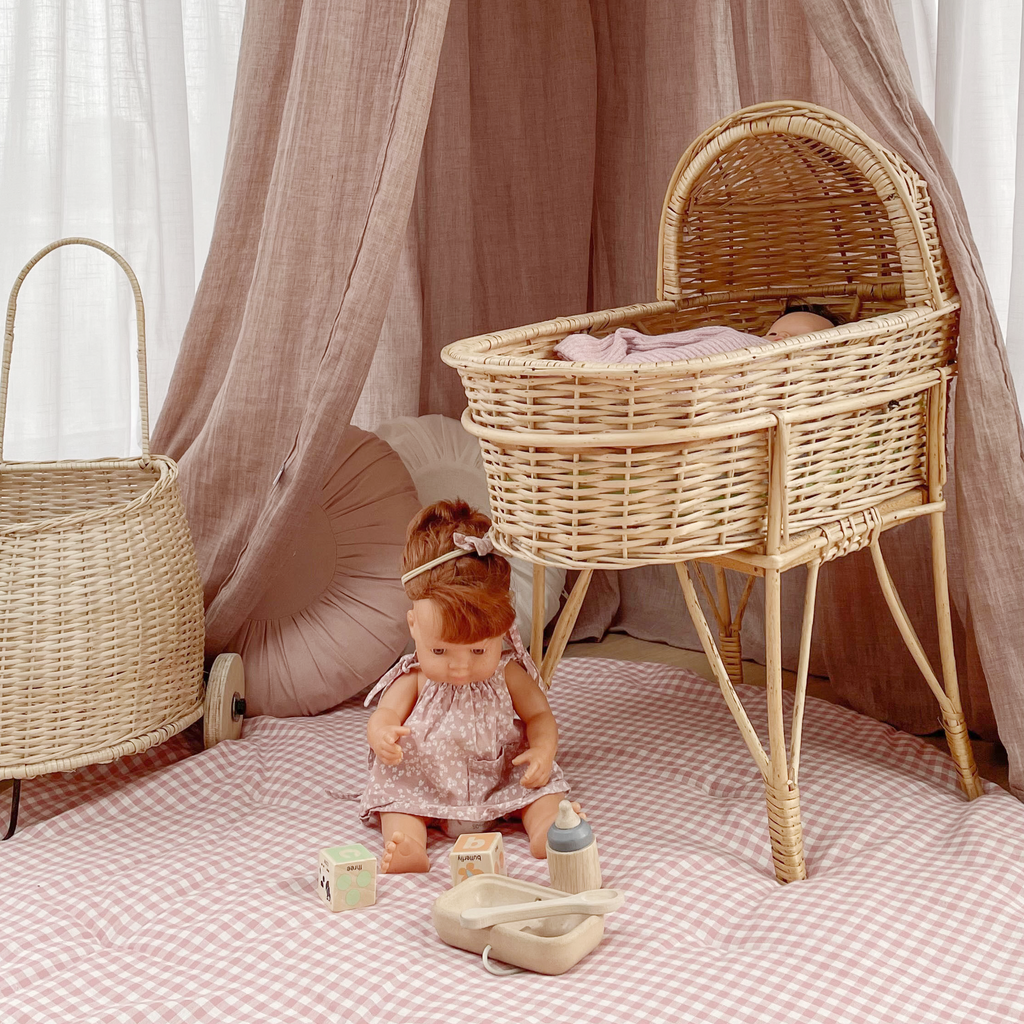 Abeja Reina Canasto mimbre y lino