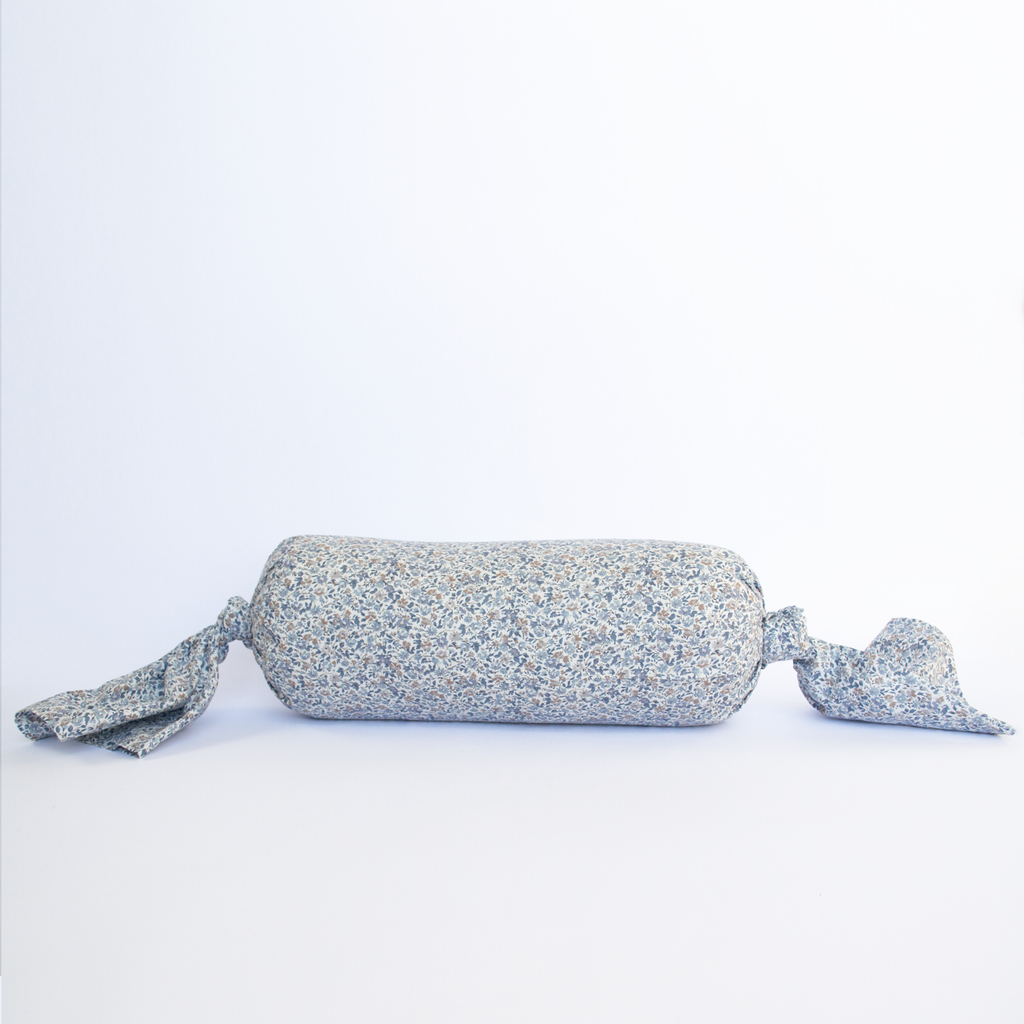 Cojín Cilindro - Flores celestes