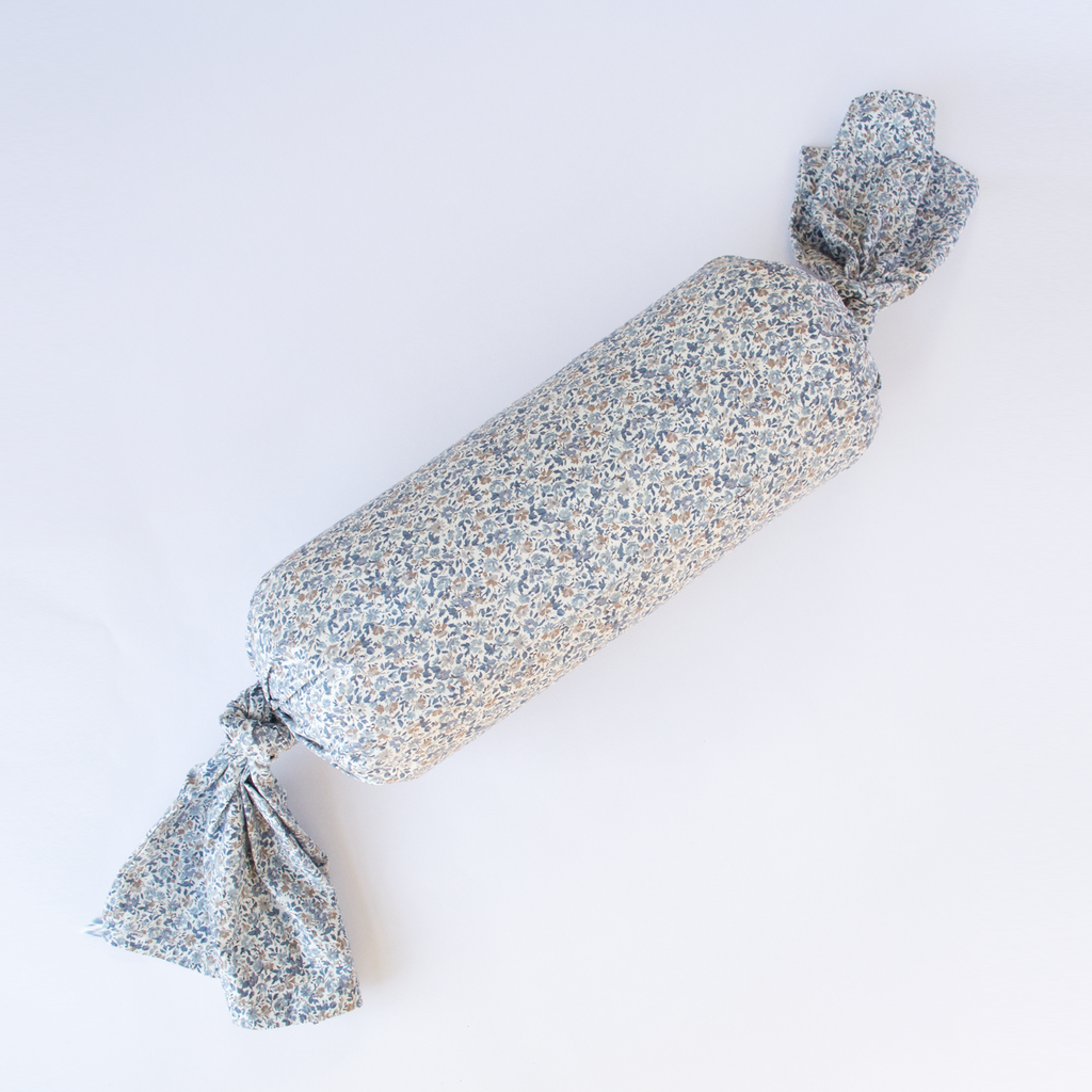 Cojín Cilindro - Flores celestes