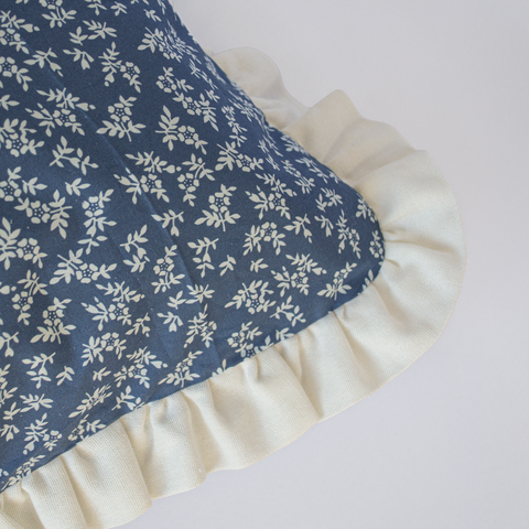 Cojín vuelos - Azul flores crudas