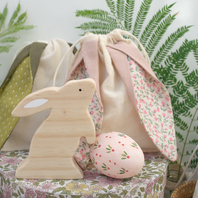 Conejito de madera - Parado