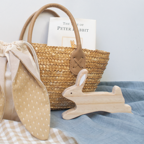 Conejito de madera - Saltando