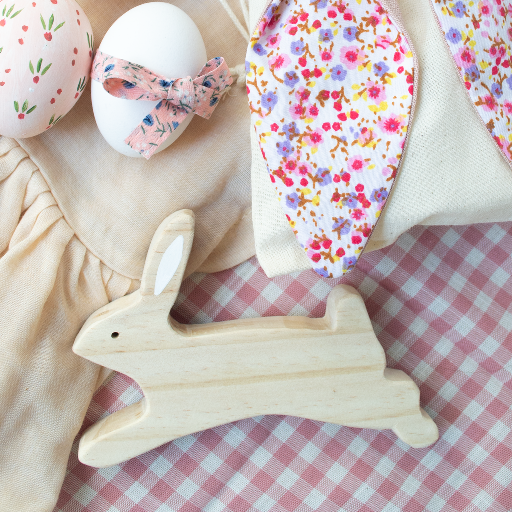 Conejito de madera - Saltando